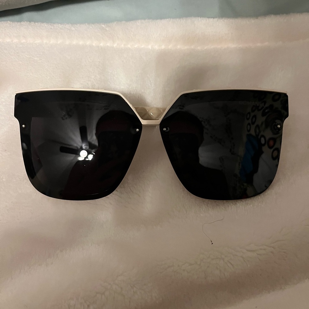 Chanel glasses - Picture 2 of 6